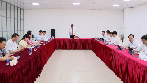  Hội đồng nh&acirc;n d&acirc;n tỉnh thảo luận tại tổ