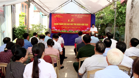 Kh&aacute;nh th&agrave;nh, b&agrave;n giao nh&agrave; tỉnh nghĩa cho thương binh