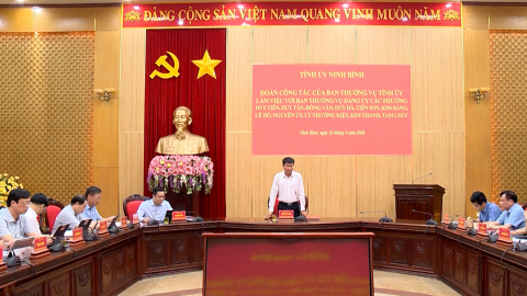 Ban Thường vụ Tỉnh ủy l&agrave;m việc với Ban Thường vụ Đảng ủy c&aacute;c phường 