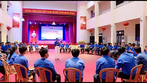 N&acirc;ng cao chất lượng đội ngũ c&aacute;n bộ đo&agrave;n, đội