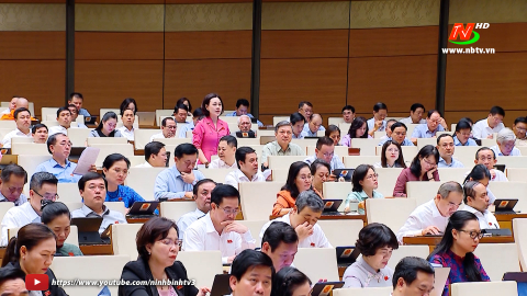 Quốc hội thảo luận về ph&aacute;t triển kinh tế - x&atilde; hội v&agrave; ng&acirc;n s&aacute;ch Nh&agrave; nước