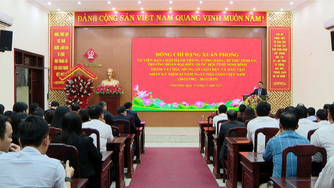 Thăm, ch&uacute;c mừng nh&acirc;n kỷ niệm Ng&agrave;y Nh&agrave; gi&aacute;o Việt Nam 20/11