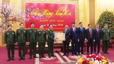 Đại tướng Nguyễn T&acirc;n Cương ch&uacute;c Tết Tỉnh ủy, HĐND, UBND, UBMTTQ Việt Nam tỉnh