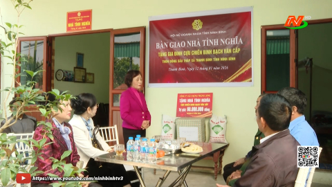 B&agrave;n giao nh&agrave; t&igrave;nh nghĩa tặng gia đ&igrave;nh cựu chiến binh