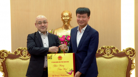 Đồng ch&iacute; Chủ tịch UBND tỉnh Trần Huy Tuấn tiếp v&agrave; l&agrave;m việc với c&aacute;c doanh nghiệp Nhật Bản