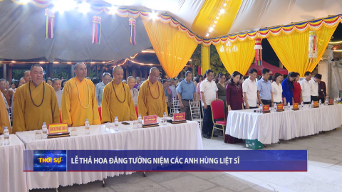 Lễ thả hoa đăng tưởng niệm c&aacute;c anh h&ugrave;ng liệt sĩ 