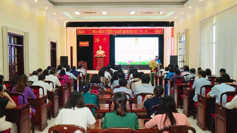 C&ocirc;ng đo&agrave;n Vi&ecirc;n chức tỉnh gặp mặt kỷ niệm 95 năm ng&agrave;y th&agrave;nh lập C&ocirc;ng đo&agrave;n Việt Nam