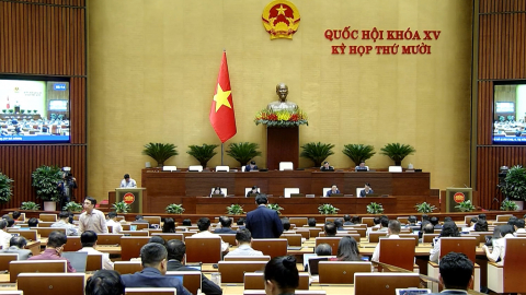 Quốc hội thảo luận ở hội trường về một số dự &aacute;n Luật