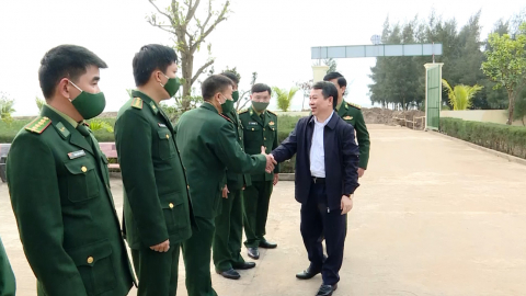 Đồng ch&iacute; Ph&oacute; Chủ tịch Thường trực HĐND tỉnh ch&uacute;c Tết tại một số đơn vị.