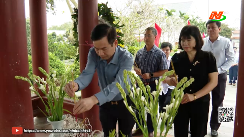 Li&ecirc;n minh HTX tỉnh d&acirc;ng hương v&agrave;  b&aacute;o c&ocirc;ng Chủ tịch Hồ Ch&iacute; Minh