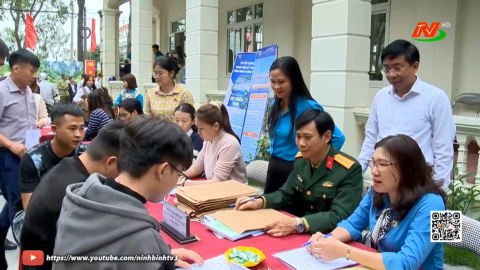 Ch&uacute; trọng định hướng nghề nghiệp cho đo&agrave;n vi&ecirc;n thanh ni&ecirc;n