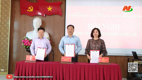 B&agrave;n giao, tiếp nhận tổ chức đảng v&agrave; đảng vi&ecirc;n