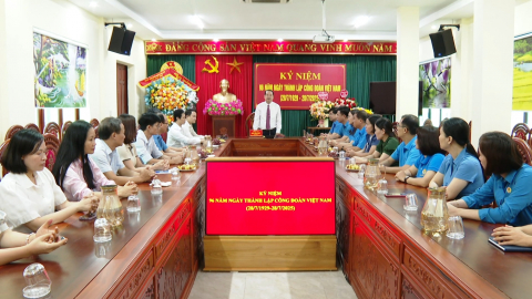 Thăm, ch&uacute;c mừng nh&acirc;n kỷ niệm 96 năm Ng&agrave;y th&agrave;nh lập C&ocirc;ng đo&agrave;n Việt Nam