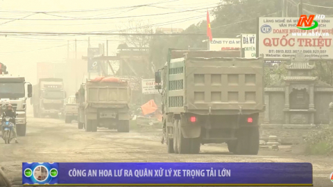 ATGT v&igrave; b&igrave;nh y&ecirc;n cuộc sống: C&ocirc;ng an Hoa Lư ra qu&acirc;n kiểm so&aacute;t xe trọng tải lớn