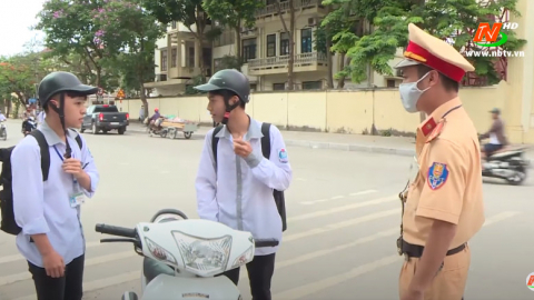 ATGT v&igrave; b&igrave;nh y&ecirc;n cuộc sống: Đảm bảo an to&agrave;n giao th&ocirc;ng cho học sinh đến trường