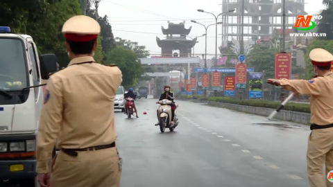 ATGT v&igrave; b&igrave;nh y&ecirc;n cuộc sống: Đảm bảo an to&agrave;n giao th&ocirc;ng trong m&ugrave;a dịch