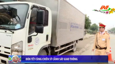 ATGT v&igrave; b&igrave;nh y&ecirc;n cuộc sống: Tết c&ugrave;ng chiến sĩ cảnh s&aacute;t giao th&ocirc;ng