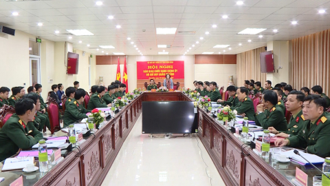 B&agrave;n giao chức danh Ch&iacute;nh ủy Bộ Chỉ huy Qu&acirc;n sự tỉnh Ninh B&igrave;nh