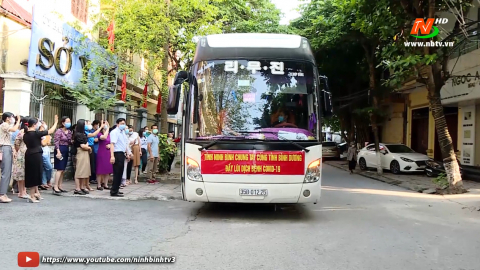 Đo&agrave;n c&aacute;n bộ y tế Ninh B&igrave;nh l&ecirc;n đường chi viện cho B&igrave;nh Dương chống dịch