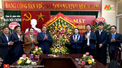 Đồng ch&iacute; B&iacute; thư tỉnh ủy thăm, ch&uacute;c mừng ban nội ch&iacute;nh Tỉnh ủy