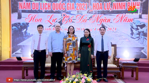 Đồng ch&iacute; B&iacute; thư Tỉnh ủy tiếp x&atilde; giao c&aacute;c đo&agrave;n Đại sứ qu&aacute;n