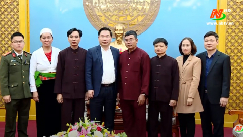 Gặp mặt Đo&agrave;n đại biểu dự Đại hội đại biểu to&agrave;n quốc c&aacute;c d&acirc;n tộc thiểu số
