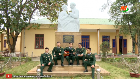 H&agrave;nh kh&uacute;c Bi&ecirc;n ph&ograve;ng Ninh B&igrave;nh