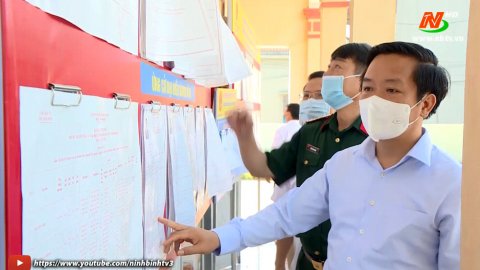 Kiểm tra c&ocirc;ng t&aacute;c chuẩn bị bầu cử tại huyện Y&ecirc;n Kh&aacute;nh.