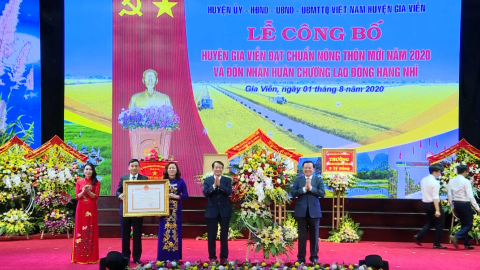 Lễ c&ocirc;ng bố huyện Gia Viễn đạt chuẩn N&ocirc;ng th&ocirc;n mới năm 2020; Đ&oacute;n nhận Hu&acirc;n chương Lao động hạng Nh&igrave;