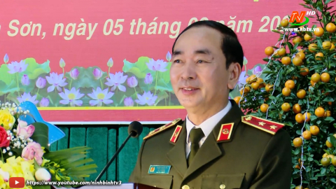 Thứ trưởng Bộ C&ocirc;ng an thăm v&agrave; l&agrave;m việc tại C&ocirc;ng an huyện Kim Sơn