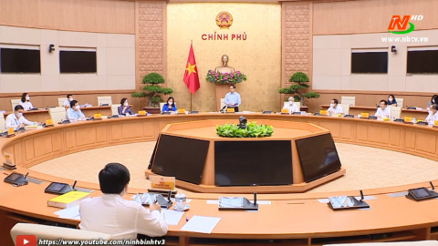 Thủ tướng ph&aacute;t động phong tr&agrave;o thi đua chiến thắng dịch Covid-19.
