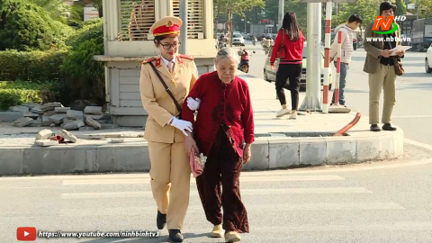 Trang văn nghệ qu&ecirc; hương: Những b&ocirc;ng hoa giữa l&ograve;ng th&agrave;nh phố
