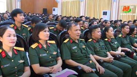 Trao giải cuộc thi t&igrave;m hiểu " Qu&acirc;n khu 3 - 75 năm đồng h&agrave;nh c&ugrave;ng d&acirc;n tộc "
