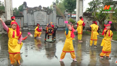Cố Đ&ocirc; ng&agrave;n lau