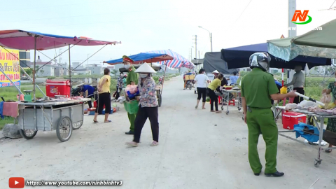 Y&ecirc;n Kh&aacute;nh quản l&yacute;, chấn chỉnh chợ tự ph&aacute;t để ph&ograve;ng chống dịch.